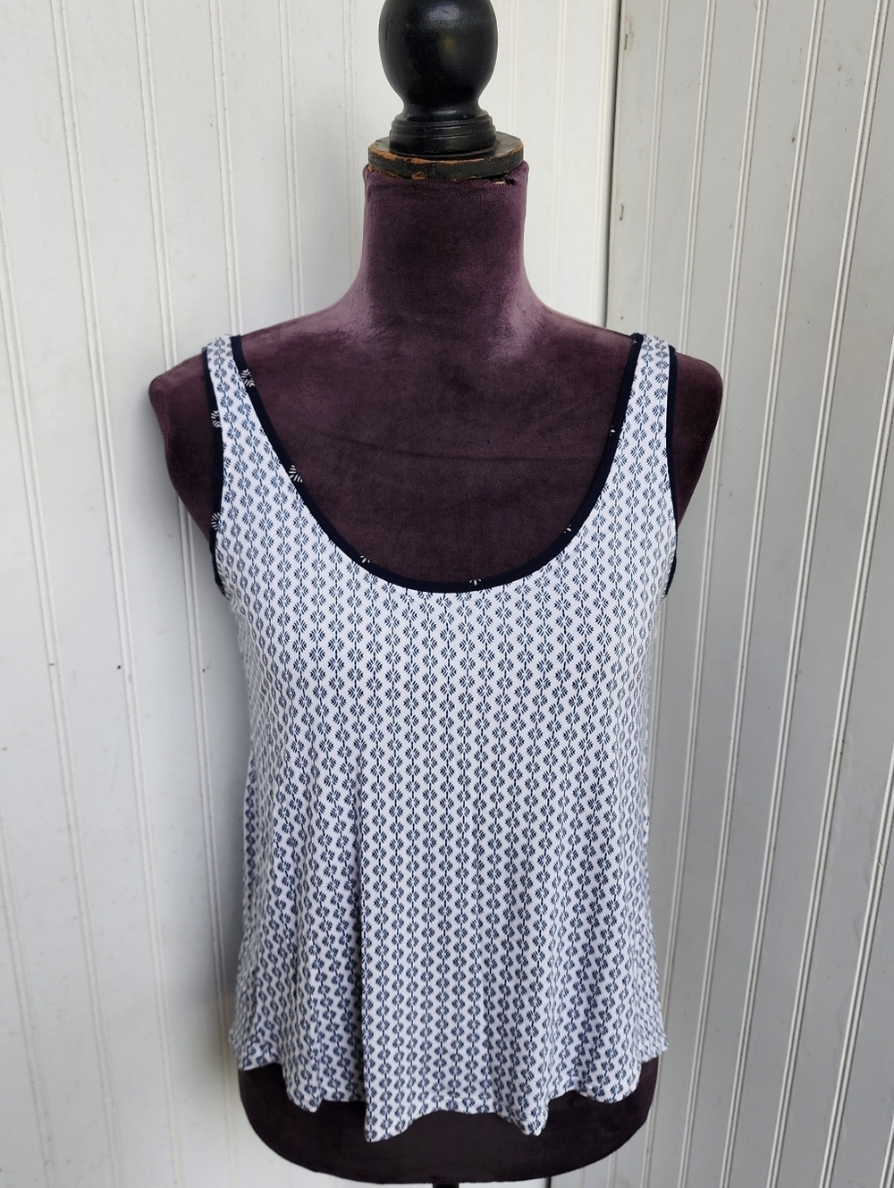 Soma Cool Nights Tank Navy Blue White Sleep Top Built-in Shelf Bra Rayon XS